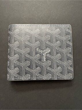 Fashion Men’s Gray Bifold Wallet Multicolored Print